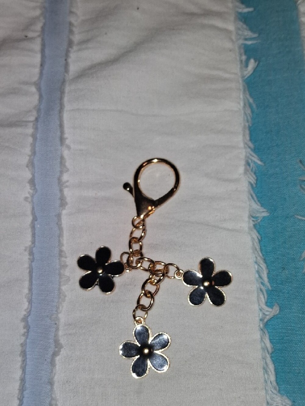 Gold-Tone Black Floral Charm Key Or Card Holder Accent. - Picture 7 of 7